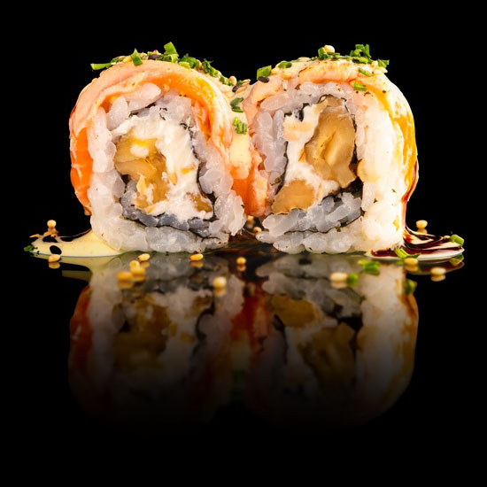 URAMAKI SALMÓN CON NUEZ 4U